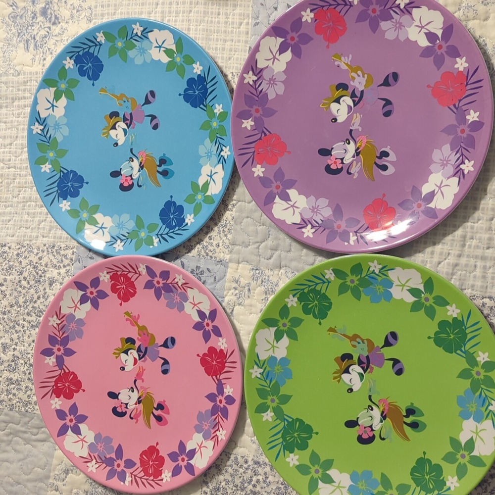 Disney Summertime Dinnerware - Picture 2 of 7
